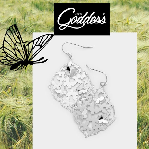 "Butterfly Kisses"  Earrings - Picture 1 of 3
